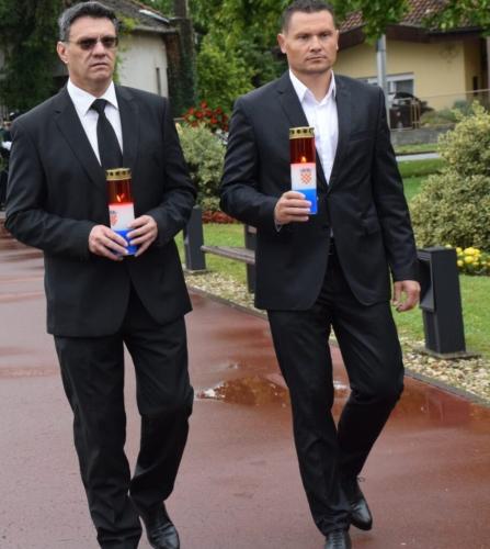 117196934 2123082137822639 5746377234146611329 n-916x1024