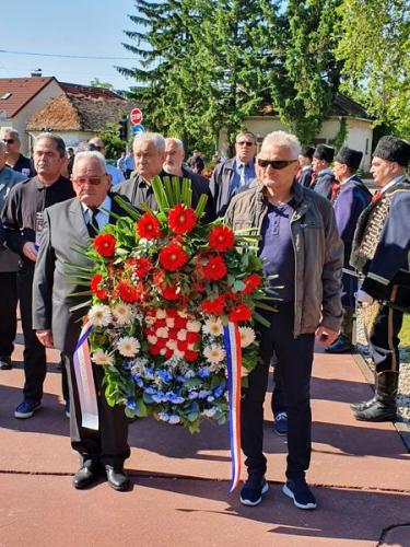 193671098 2455575534573296 3033538270059074153 n