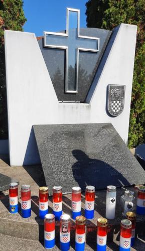 244503305 2562835510513964 568185467003826393 n-592x1024