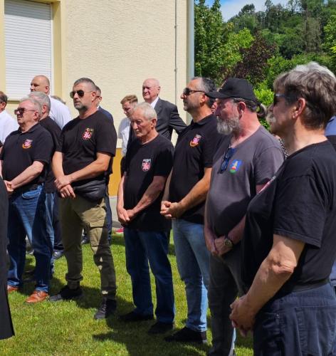 4 (1) (1) (1) (1) (1) (1) (1)