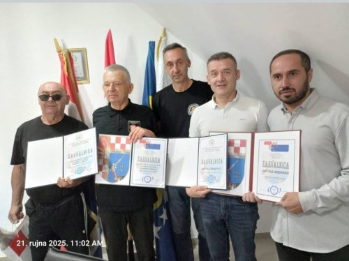 551068449 784780711190352 5015975583401530223 n