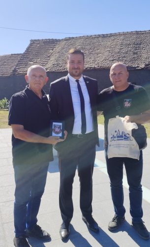 552503510 785537561114667 8975158397149646199 n