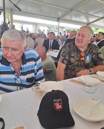 7 (1) (1) (1) (1) (1) (1) (1) (1) (1)