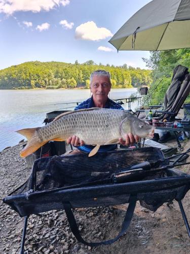 8 (1) (1) (1) (1) (1)