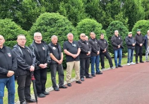 8 (1) (1) (1) (1) (1) (1) (1) (1) (1) (1) (1) (1) (1) (1)