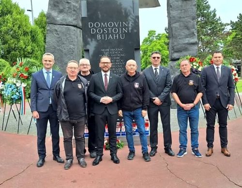 9 (1) (1) (1) (1) (1) (1) (1) (1) (1) (1) (1) (1) (1)